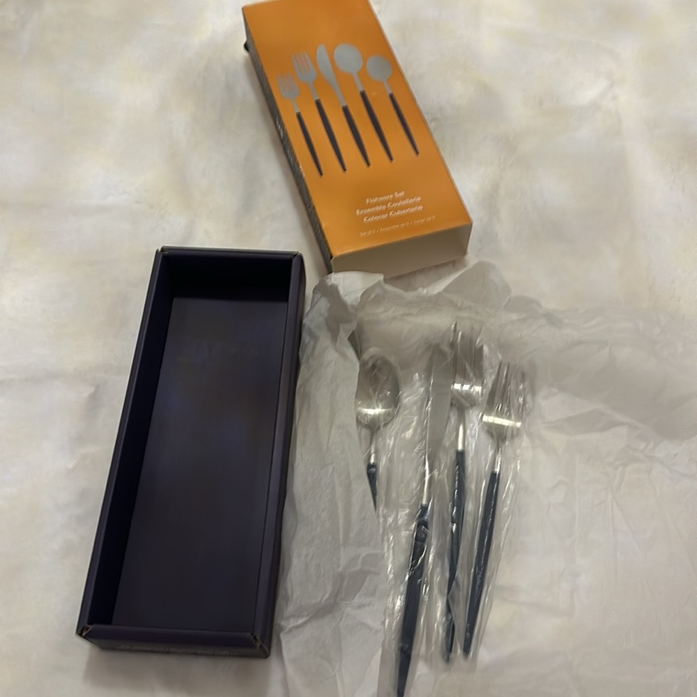 Flatware - Picture 4 of 7